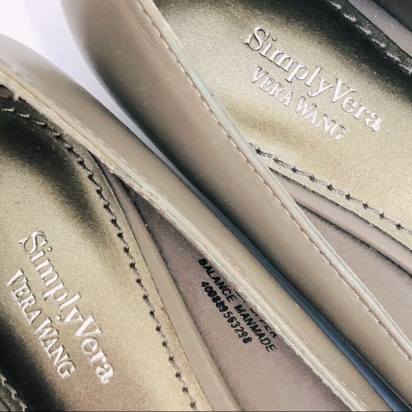 Simply Vera Vera Wang pull on kitten heel flats. - Picture 6 of 6